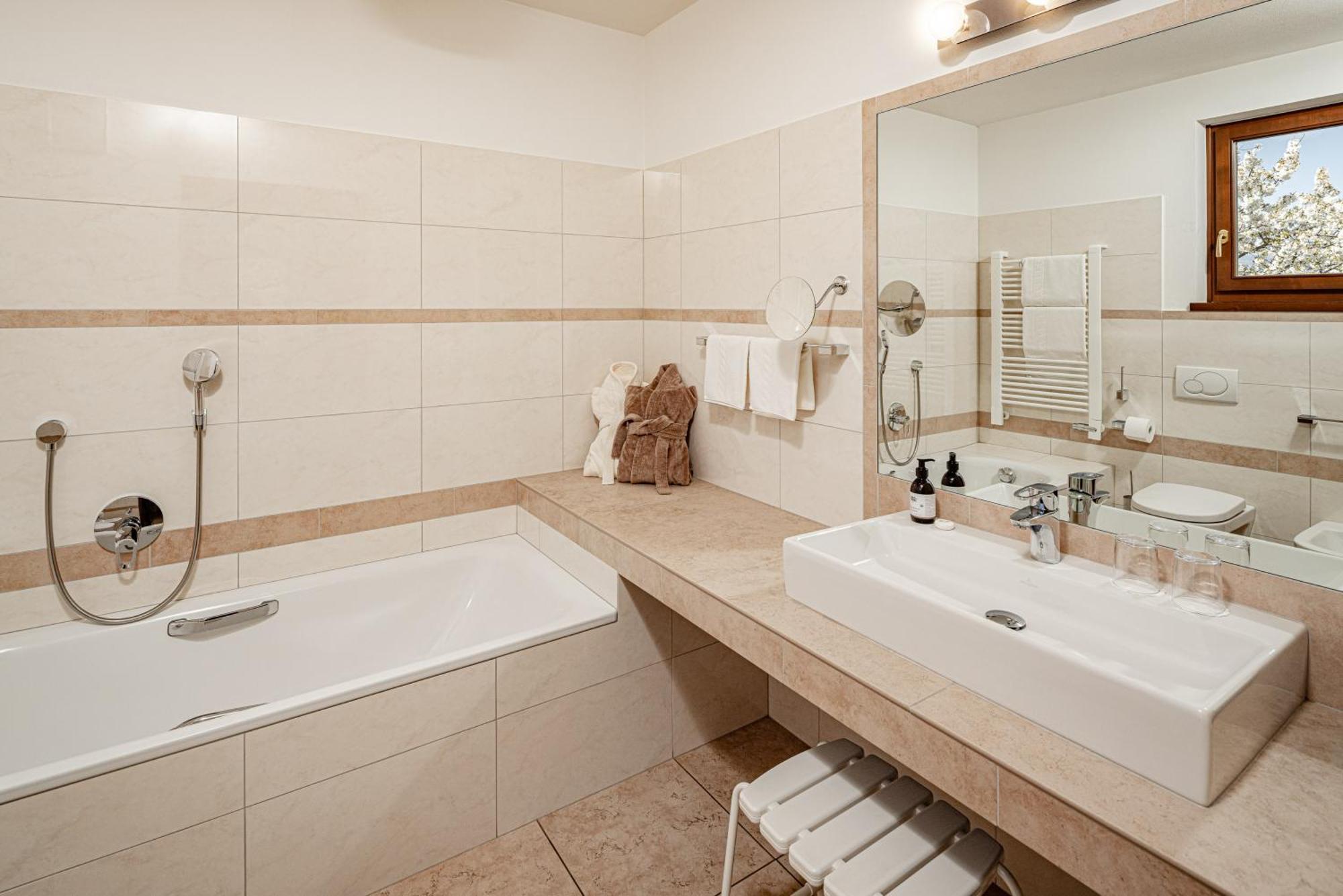 Hotel Haus Am Hang Кальдаро Номер фото